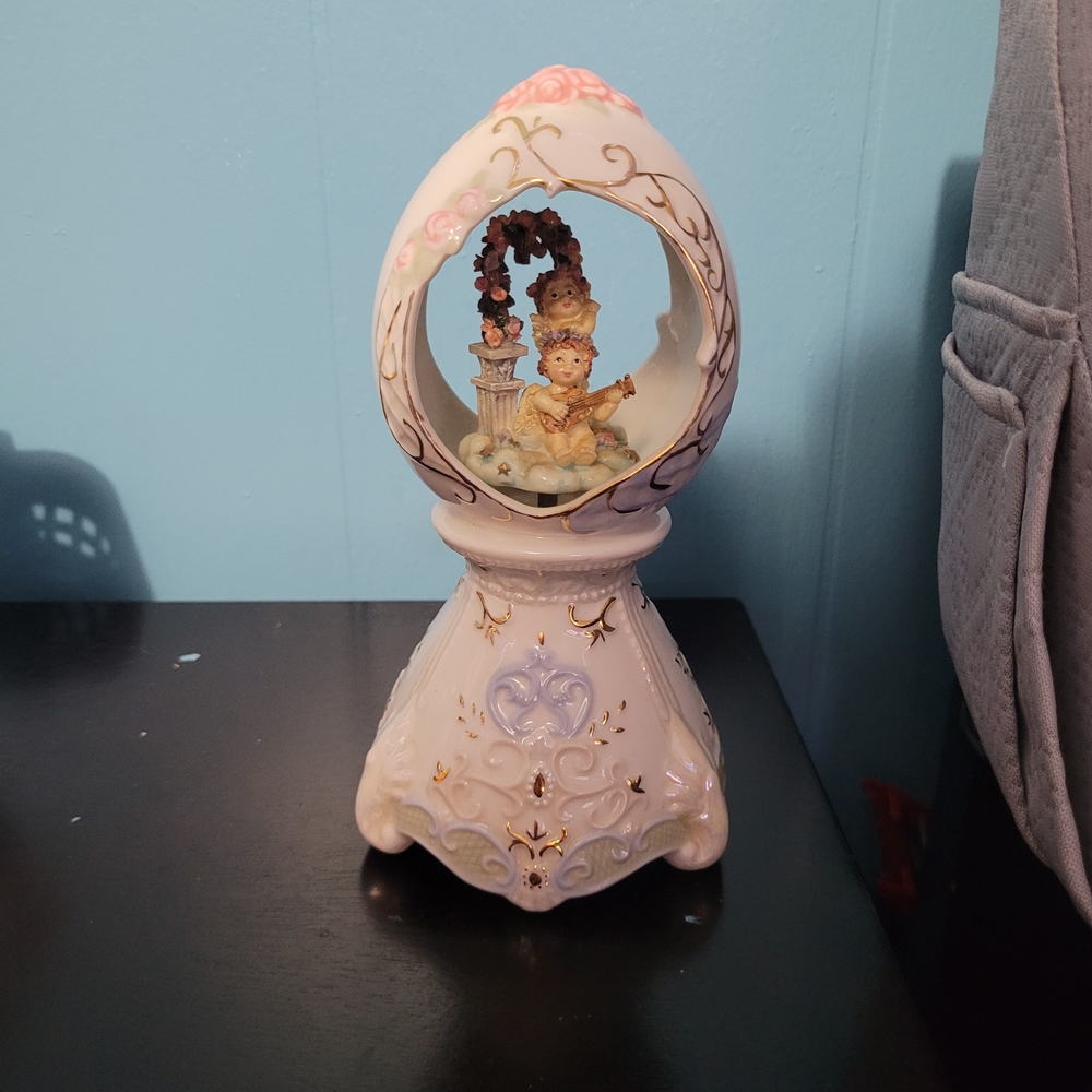 Music Box Porcelain Egg Revolving Cherub Angels Wind Up Plays "Fur Elise"